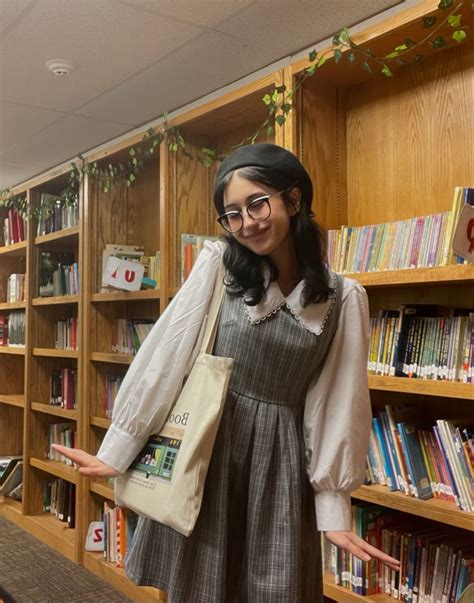 librarian aesthetic outfits.